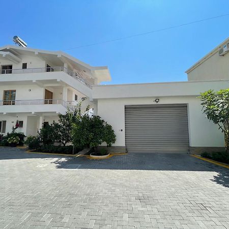 Guest House Lionel Durrës Exterior foto