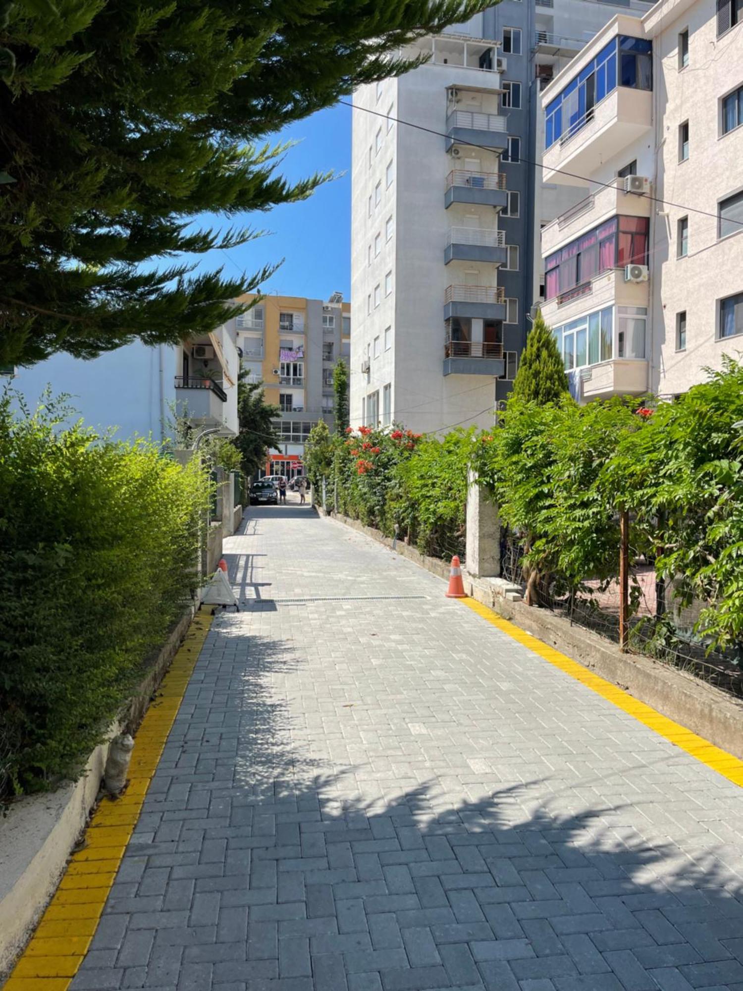 Guest House Lionel Durrës Exterior foto